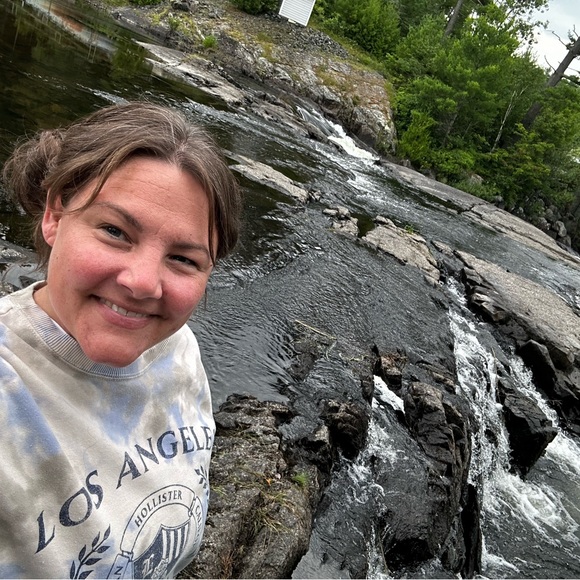 Meet your Posher, Shannon - Picture 1 of 1